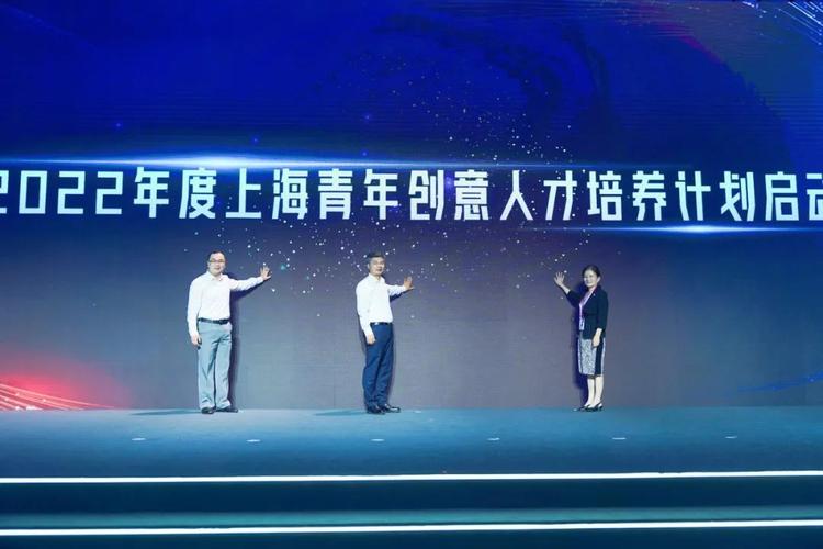 元宇宙婚礼有三层楼高的钻戒?点击进入"平行语宙"&rarr;